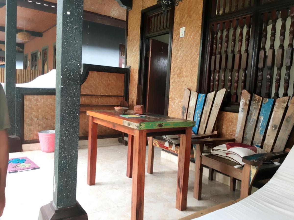 Darta Green Garden Couette-café